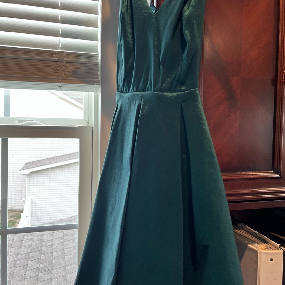 Elegant Green Sleeveless Dress